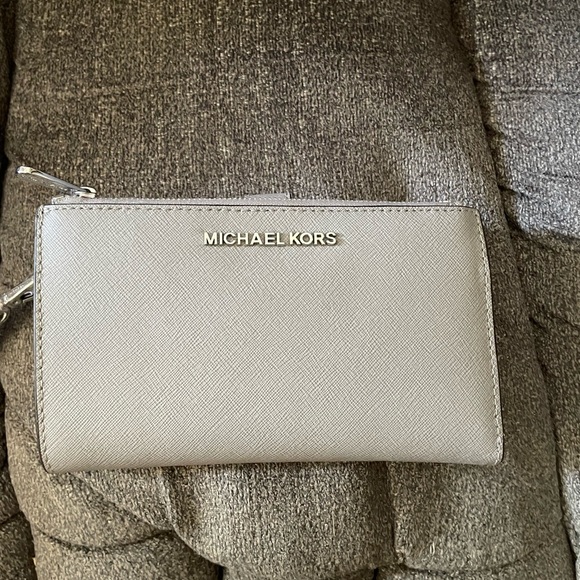 Michael Kors Taupe Leather Wallet - Picture 1 of 3